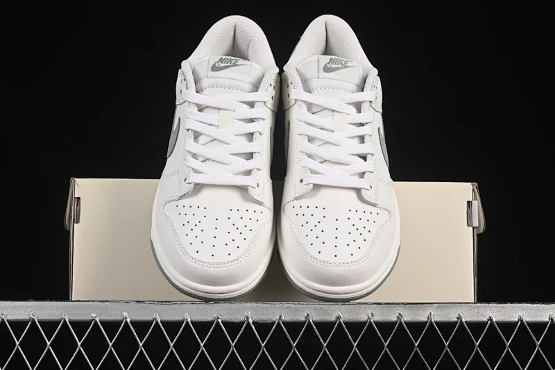 All Categories Nk SB Dunk Series Nk SB Dunk Low Low-top sneakers Nike SB Dunk Low Born Free Anniversary high-end customization Low-top casual sneakers WG0406-021